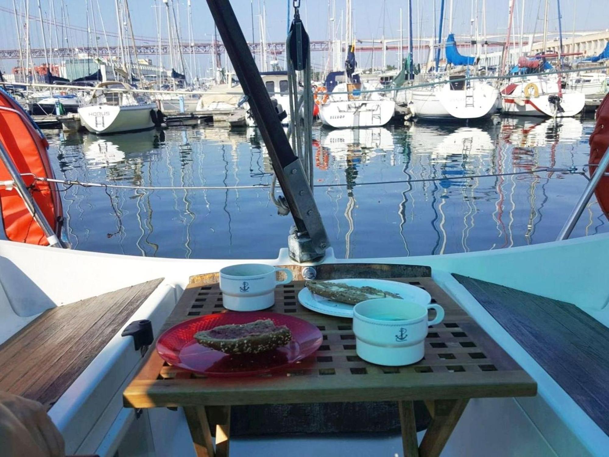 Be Local - Sleep Aboard The Santa Maria Sailing Boat In Lisbon Apartment Exterior photo